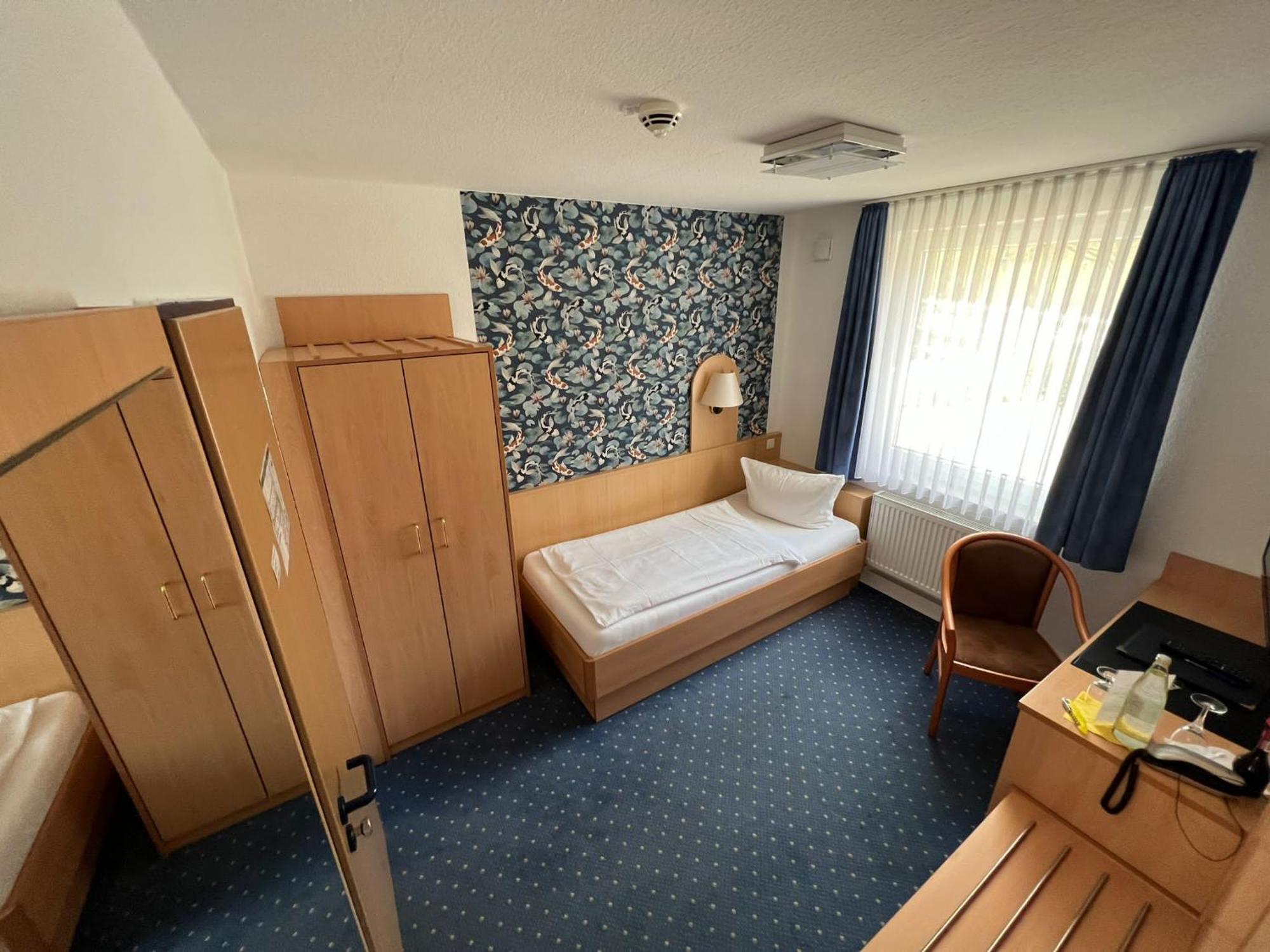 Hotel Am Klieversberg Вольфсбург Экстерьер фото