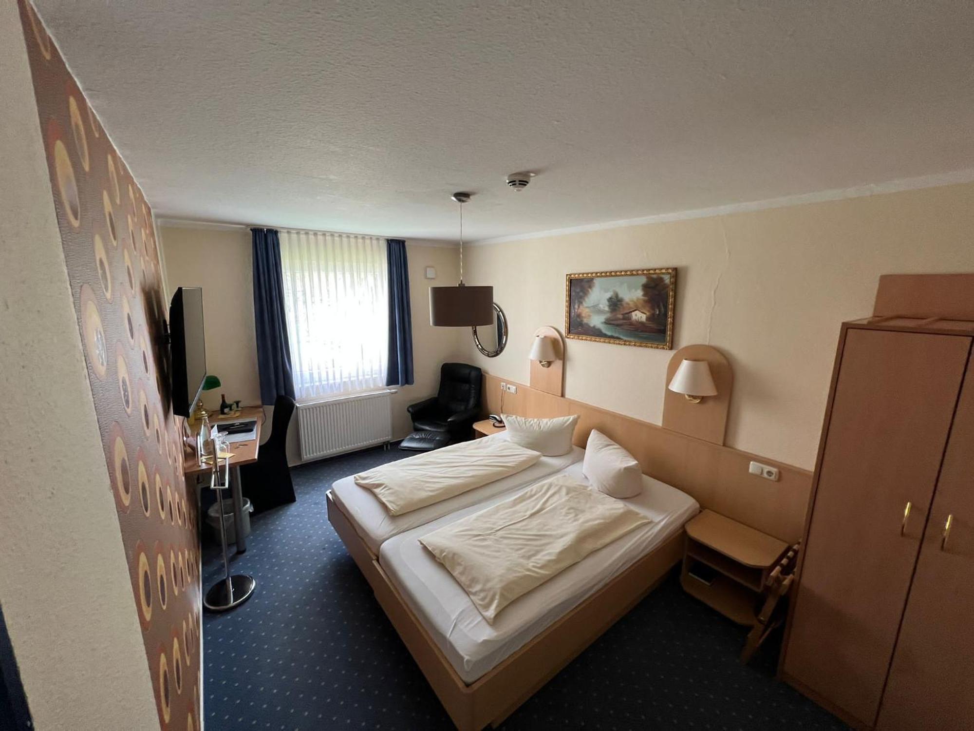 Hotel Am Klieversberg Вольфсбург Экстерьер фото