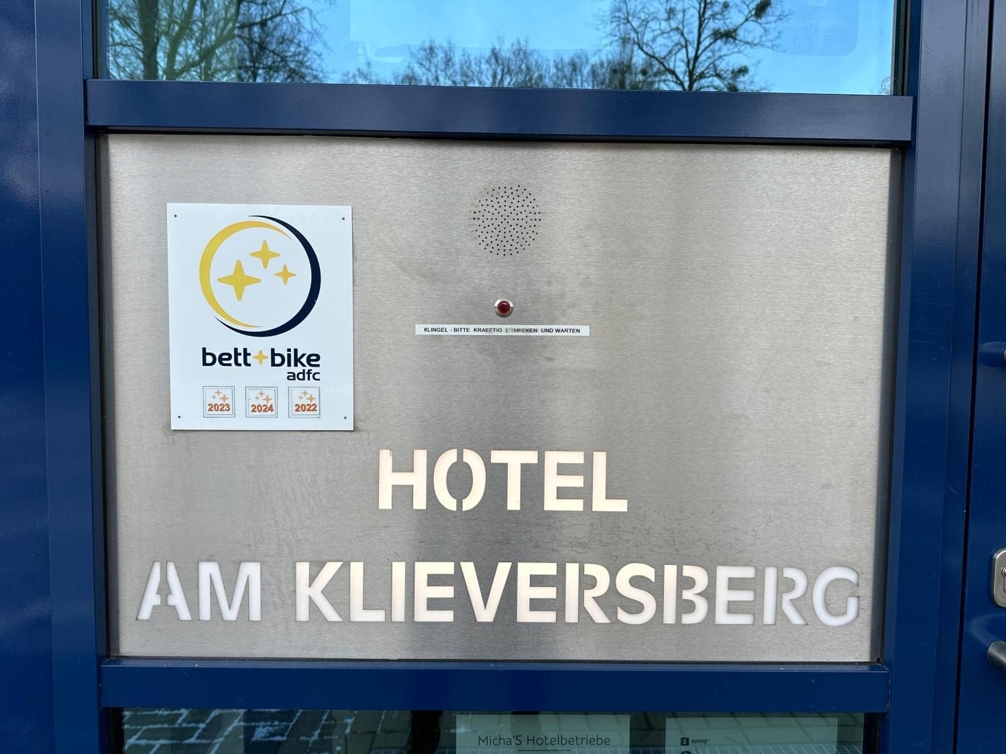 Hotel Am Klieversberg Вольфсбург Экстерьер фото