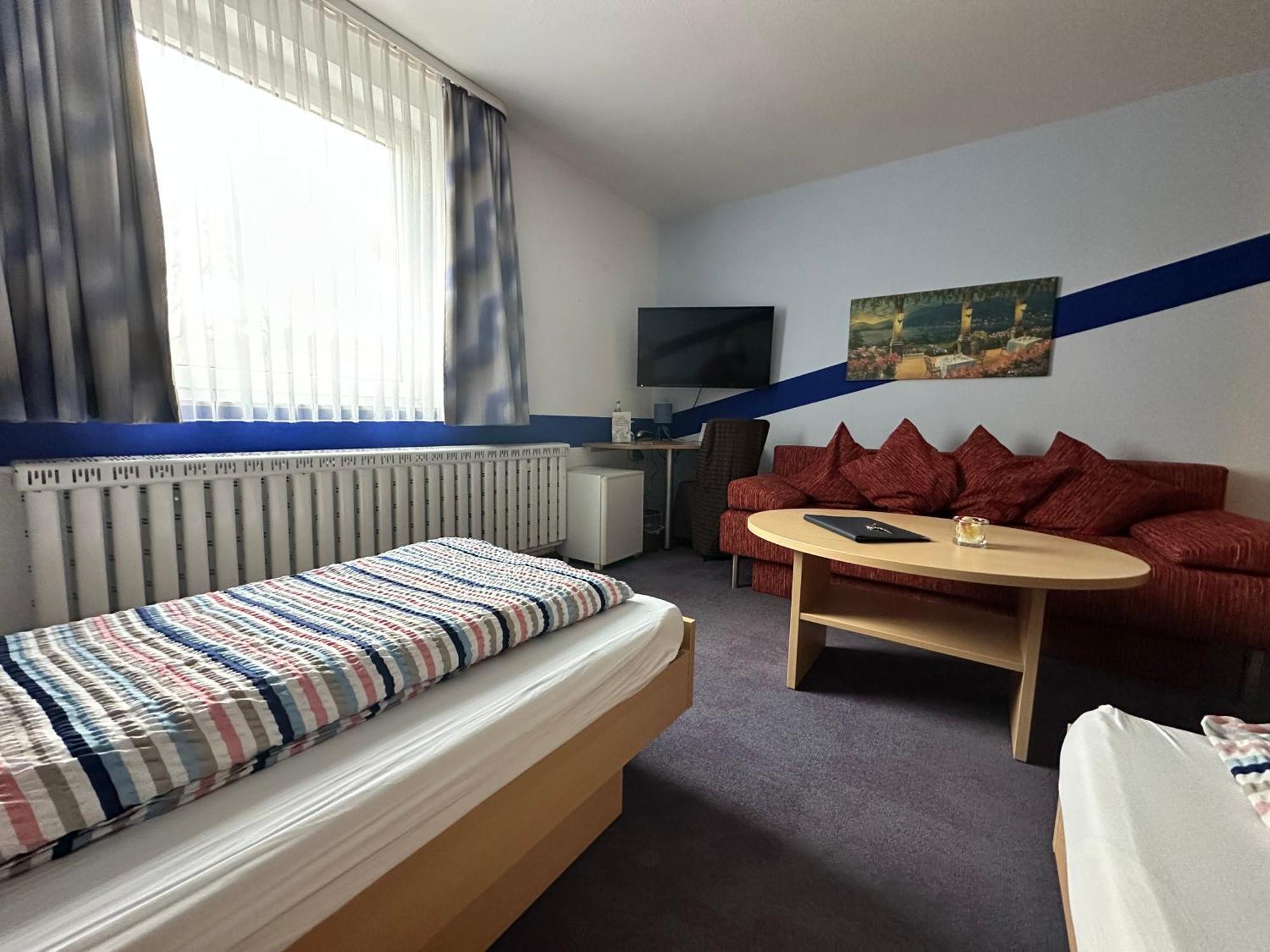Hotel Am Klieversberg Вольфсбург Экстерьер фото